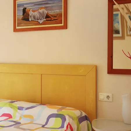 Vainilla, piscina y acceso directo a la playa Apartamento *